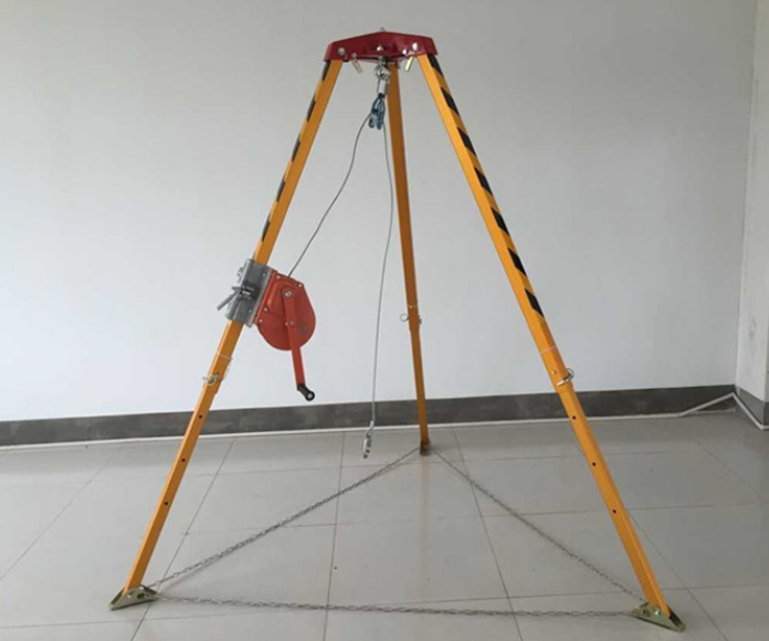 超載使用會造成救援三腳架的安全系數降低